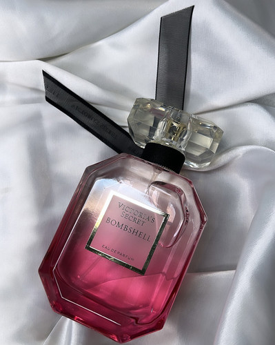 ویکتوریا سکرت بامب شلVICTORIA'S SECRET - BombsheL